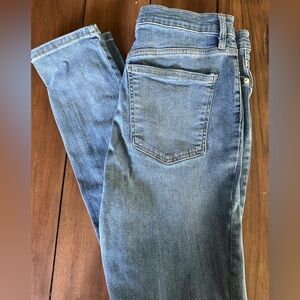 Free People High Waisted Denim Skinny Jeans size 30.